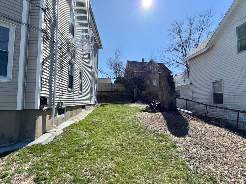 Building Photo - 126 Orchard St