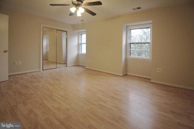 Building Photo - 316 Cherry Ct