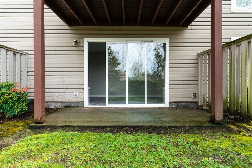 Building Photo - 501 23rd Ave S