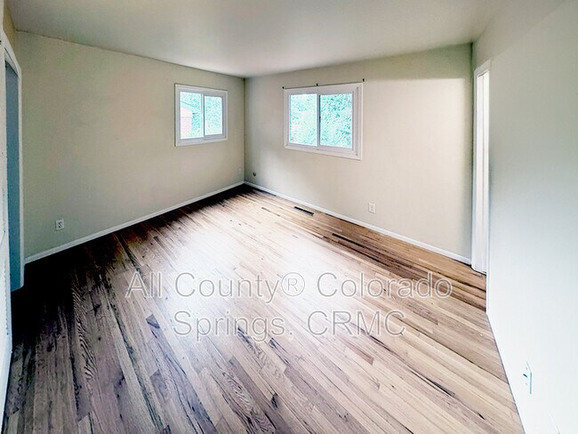 Building Photo - 2122 Meyers Ave