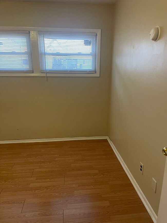 Building Photo - 11 Malvina Ln