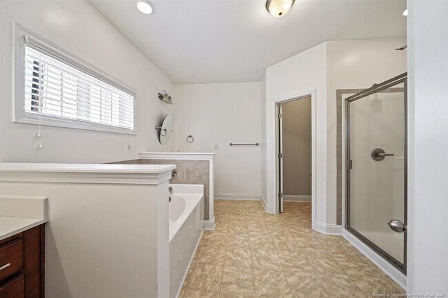 Building Photo - 204 Executive Dr