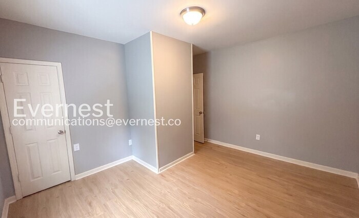 Building Photo - 630 77th St S