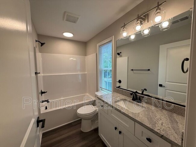 Building Photo - 7085 Hanesbrook Cir