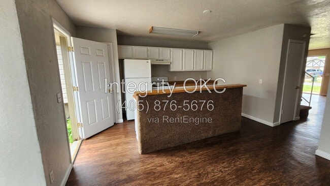 Building Photo - 1315 Eastgate Dr