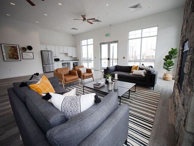 Building Photo - Mountain Valley Meadows