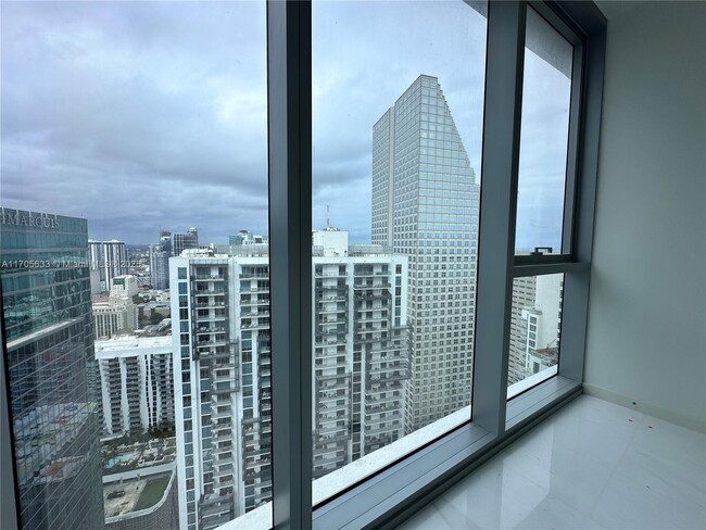 Building Photo - 300 Biscayne Blvd Way