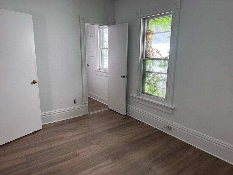 Building Photo - 2577 N Frederick Ave