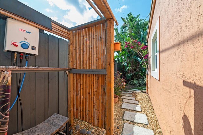 Building Photo - 350 NE 59th St