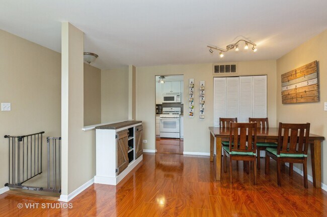 Building Photo - 1422 Tonset Ln