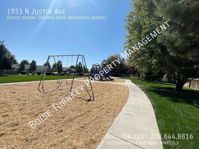 Building Photo - 1933 N Justin Ave