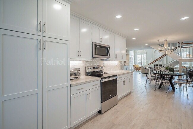 Building Photo - 10527 E Fanfol Ln