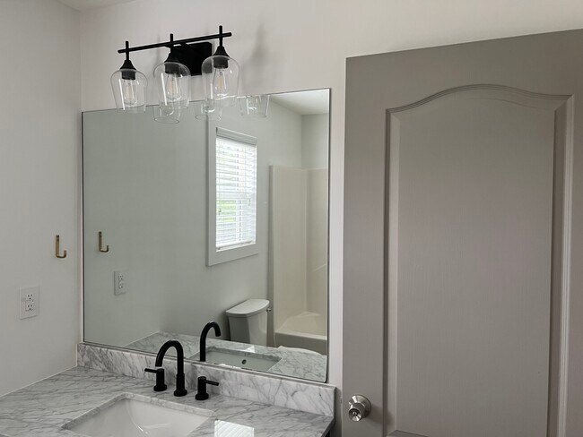 Building Photo - 242 Katydid Dr