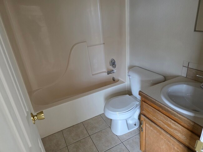 Building Photo - 594 S Maher Dr