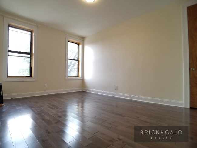 Primary Photo - 224-24 Hinckley Pl