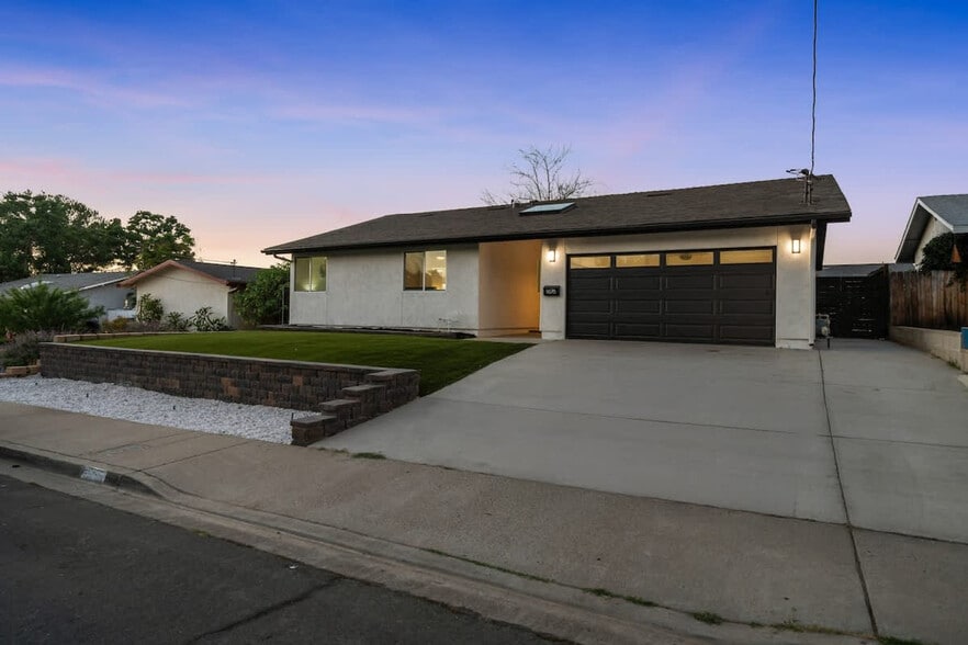 Building Photo - 1676 Raynell Way