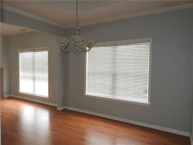 Building Photo - 2204 W Sunset Dr