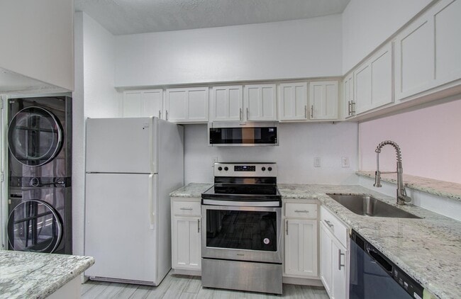Building Photo - 716 Bering Dr