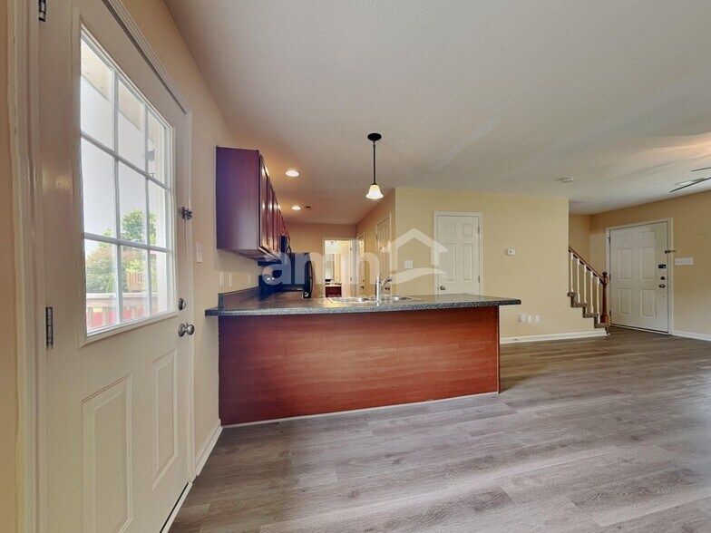 Building Photo - 1220 Swan Pond Ln