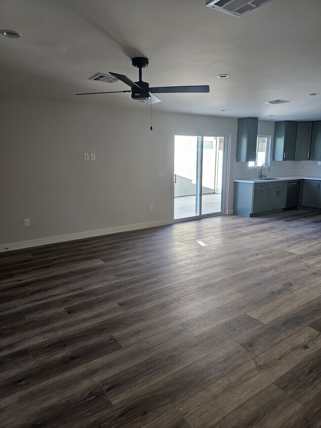 Building Photo - 11204 Sylvan St