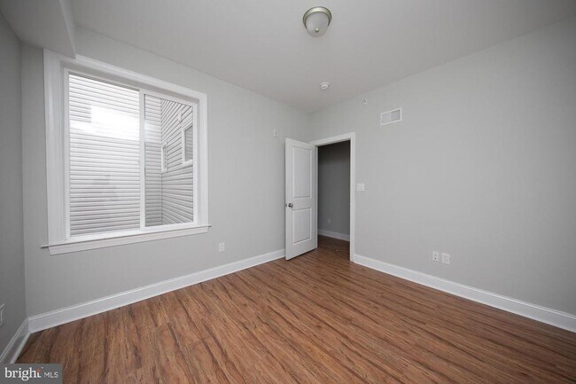Building Photo - 1222 N 7th St