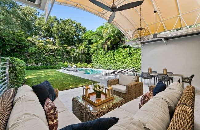 Building Photo - 641 Island Rd