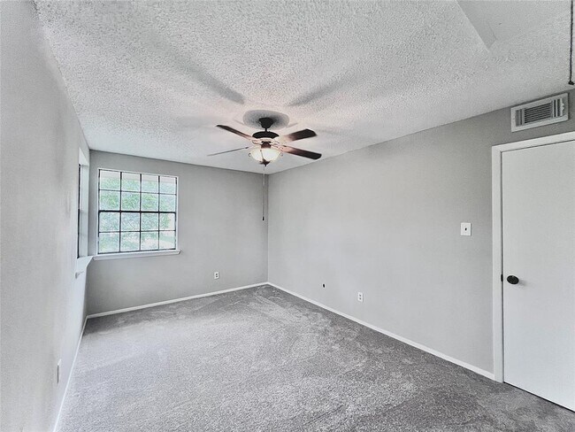 Building Photo - 1927 Brushy Creek Dr