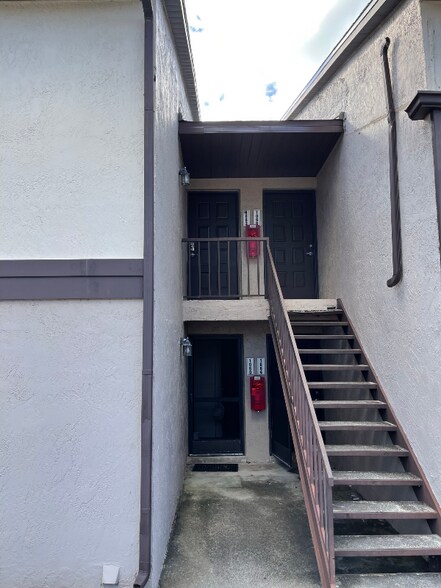 Building Photo - 1062 Ellen Ct