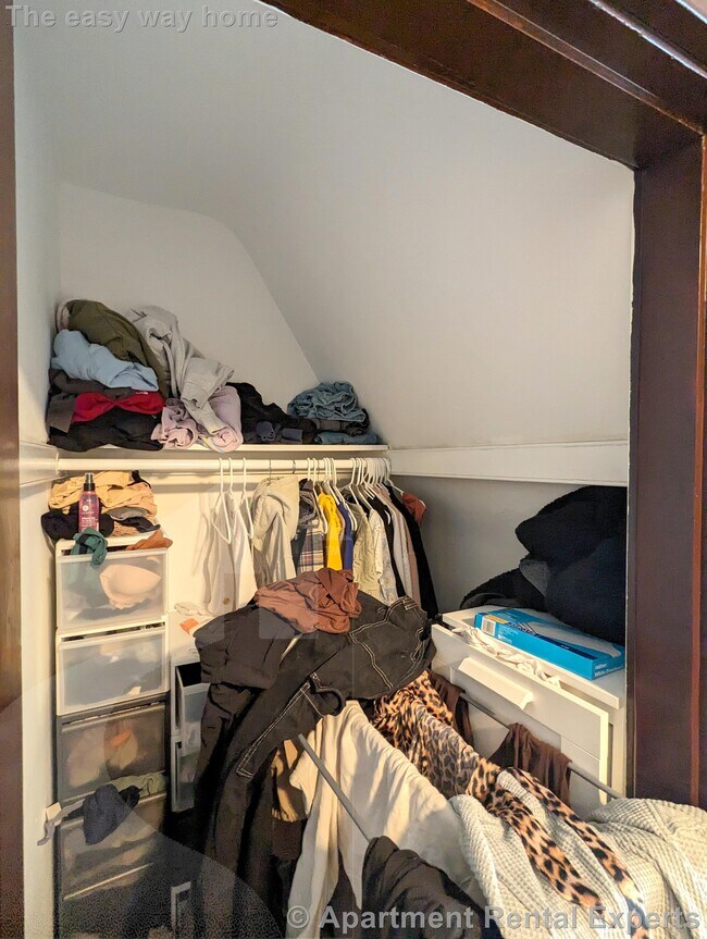 Building Photo - 92 Powder House Blvd