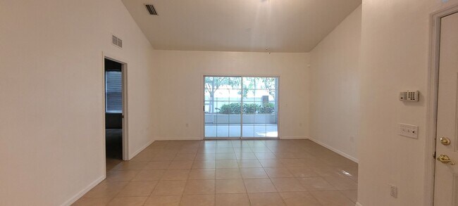 Building Photo - Charming 2/2 with a 1 car garage in Eagle Trace