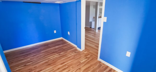 Building Photo - 105 Raindrop Ln