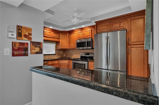 Building Photo - 8941 S Hollybrook Blvd