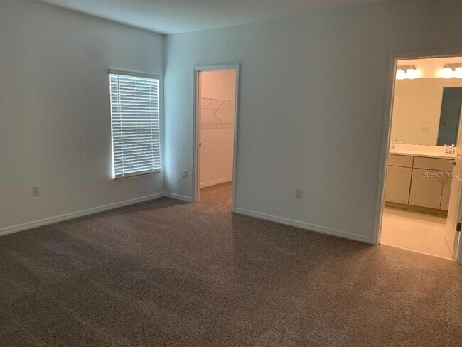 Building Photo - 5586 Tranquila Ln