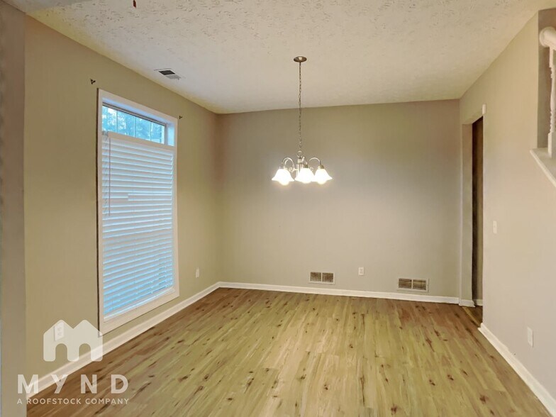 Building Photo - 2587 Riverwood Spring