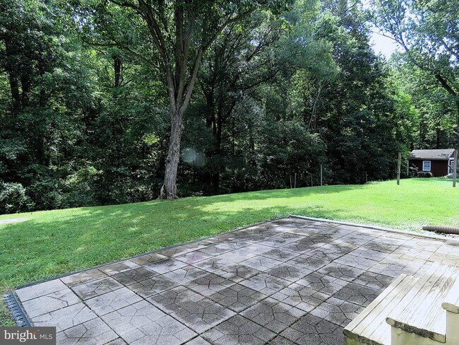 Building Photo - 7125 Vantage Dr