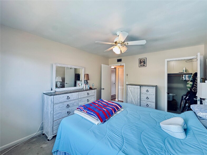 Building Photo - 2348 Shelley St