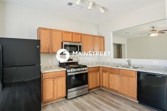 Building Photo - 3 Bedroom Pet-Friendly Home in TUCSON, AZ with Main Street Renewal