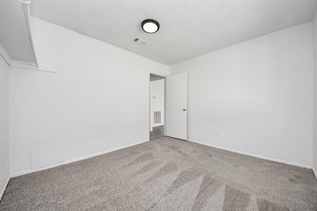 Building Photo - 23326 Prairie Bird Dr