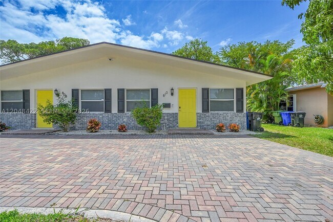 Building Photo - 810 SW 12th Pl