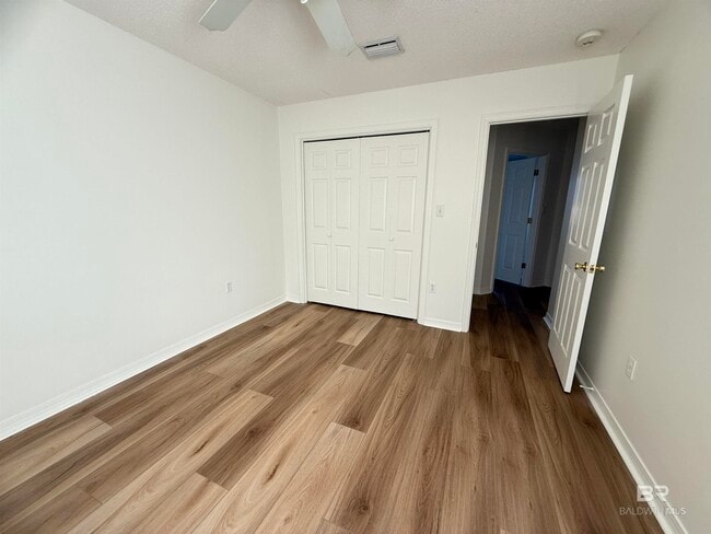 Building Photo - 24608 Tarpon Ln