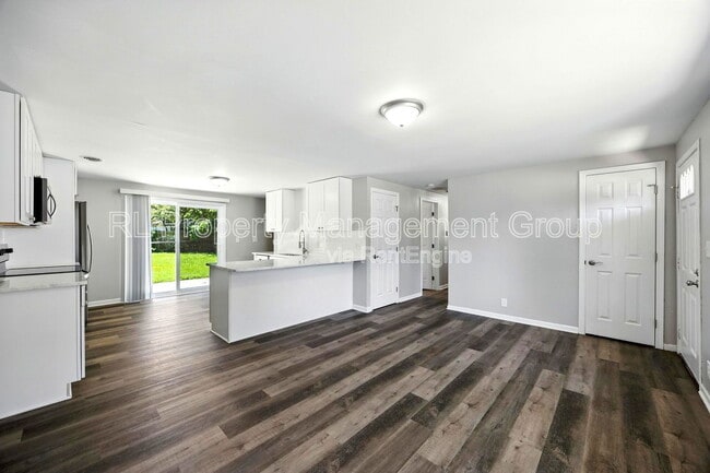 Building Photo - 451 Lincolnshire Rd