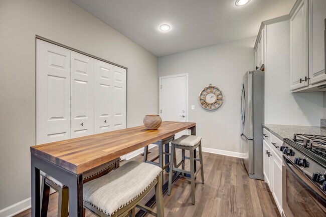 Building Photo - 201 Dorset Ave