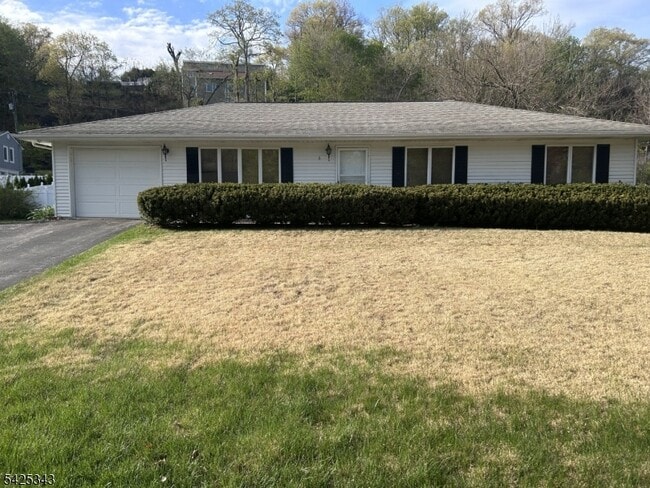 Building Photo - 6 Lori Ln