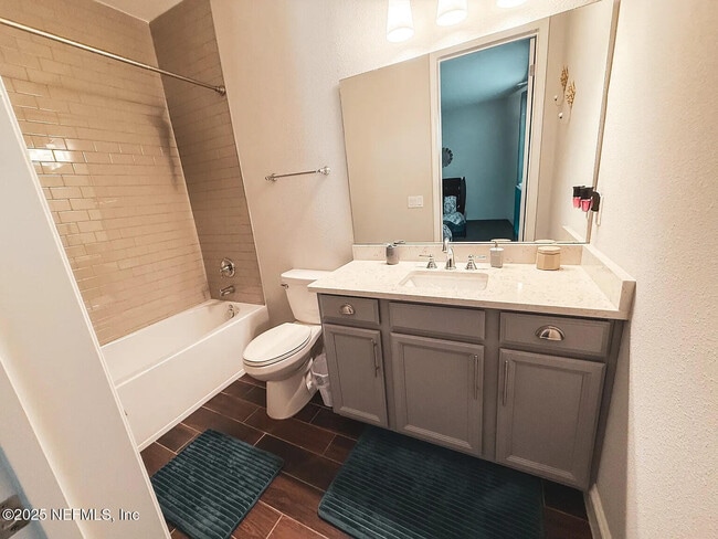 Building Photo - 2866 Montilla Dr