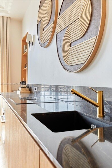 Building Photo - 11 Rue St