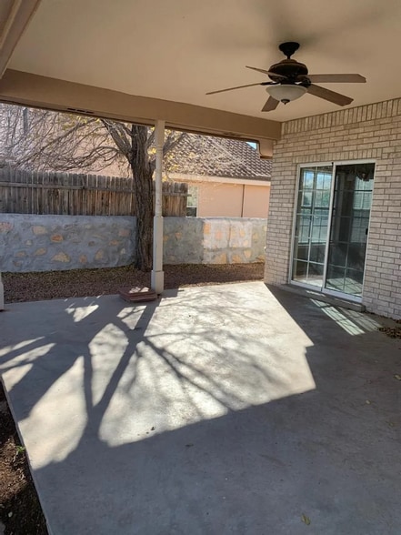 Building Photo - 11352 Loma Crystal Pl