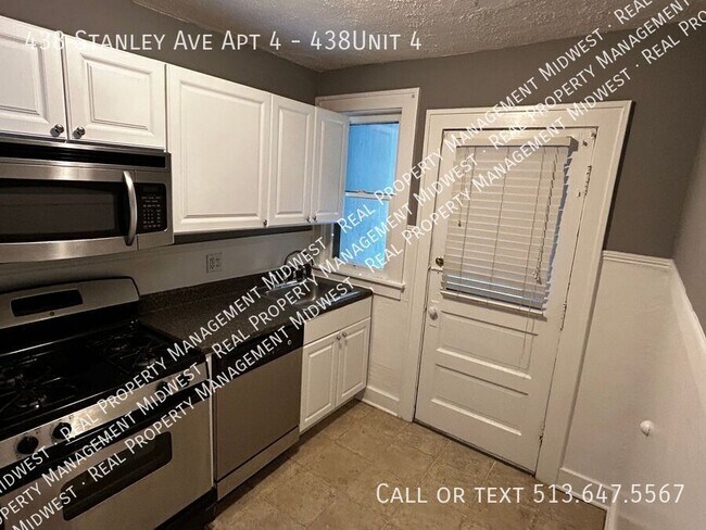 Building Photo - 438 Stanley Ave