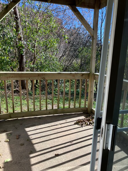 Building Photo - 803 Roundhouse Addition