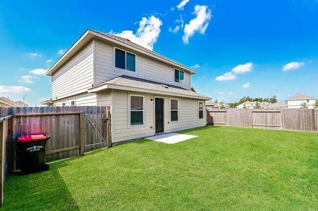 Building Photo - 2546 Grayling Dr