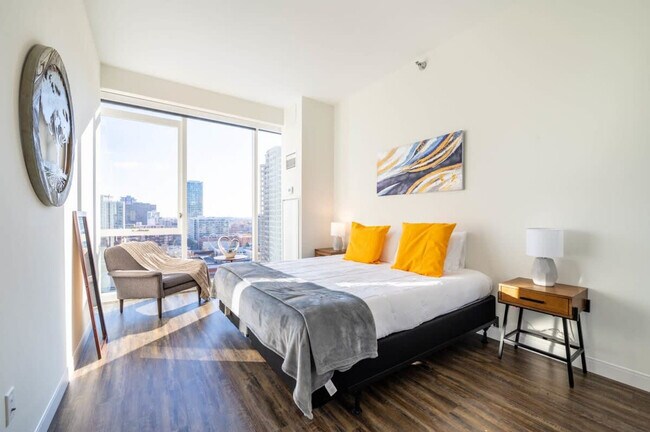 Building Photo - 1411 S Michigan Ave